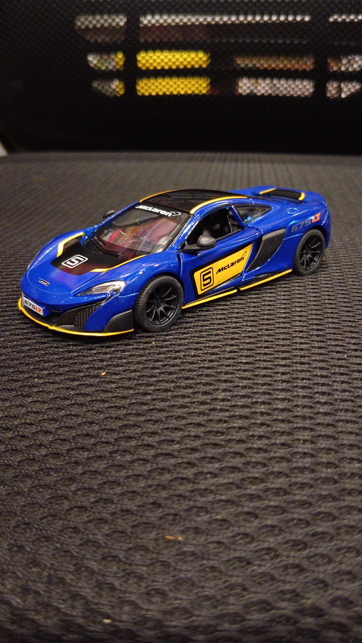 KINSMART DIECAST DOOR OPENABLE PULL BACK METAL CAR
